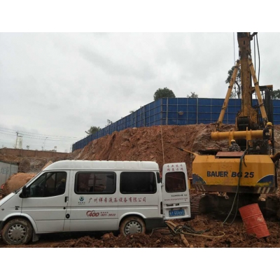 寶峨旋挖鉆機現場服務