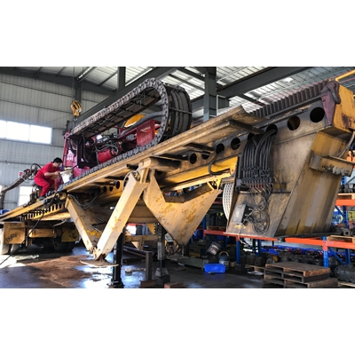 海瑞克水平定向鉆機HK250T整機維修，客戶只相信祥希液壓